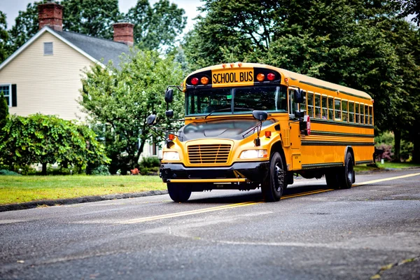 Schulbus — Stockfoto