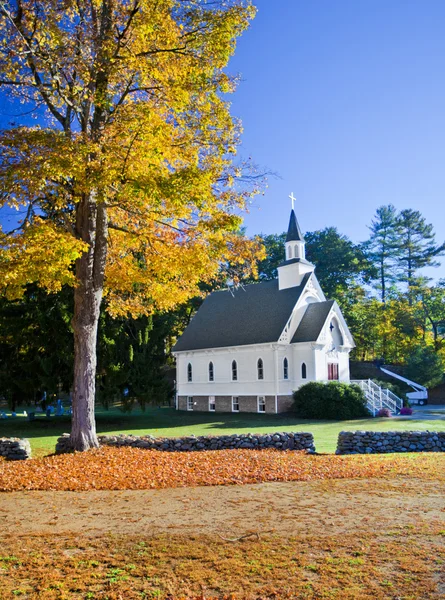 Igreja branca americana — Fotografia de Stock