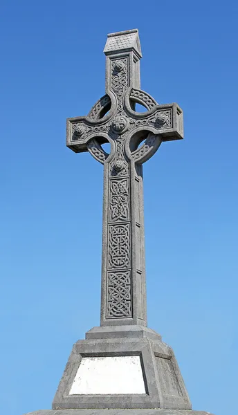 Celtic cross on a blue sky — Stock Photo, Image