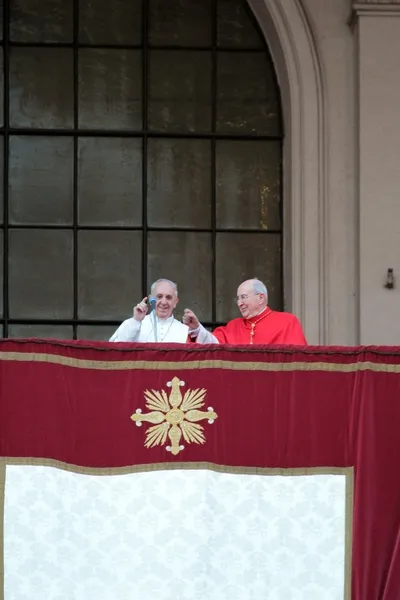 Paus francis ik tijdens de afwikkeling st. Jan van Lateranen, rome — Stockfoto