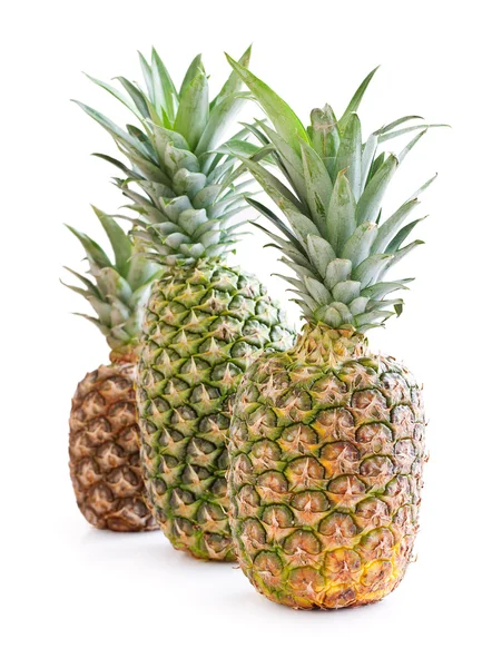 Drei reife Ananas — Stockfoto