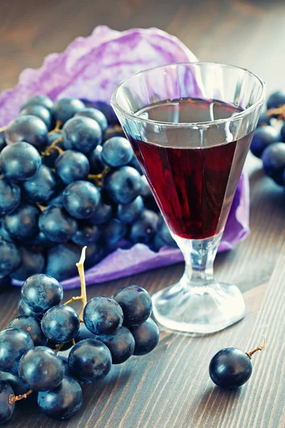 Uvas e vinho — Fotografia de Stock