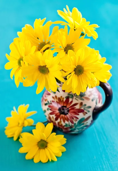 Gula blommor — Stockfoto