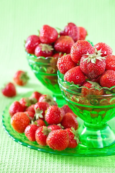 Aardbei in een vaas — Stockfoto