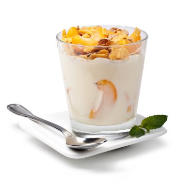 Yoğurtlu müsli