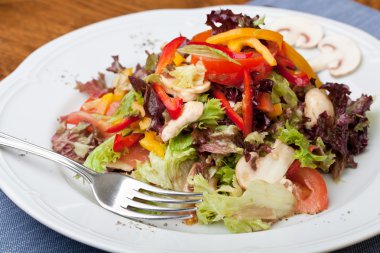 salata domates ve champignon