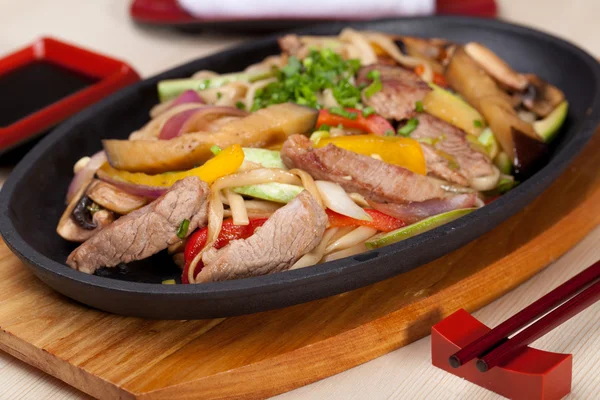 Udon with beef — Stock Photo, Image