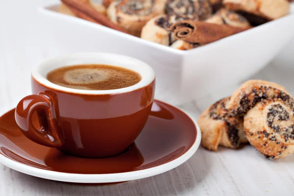 Cookies e xícara de café — Fotografia de Stock