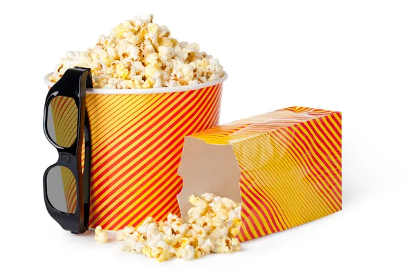 Popcorn och 3D-glasögon — Stockfoto