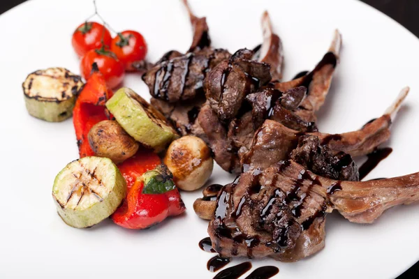 Costolette di agnello arrosto — Foto Stock