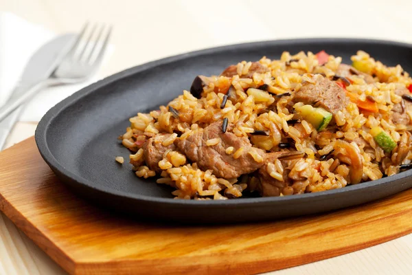 Fried Rice with meat and Vegetables — Stock Photo, Image