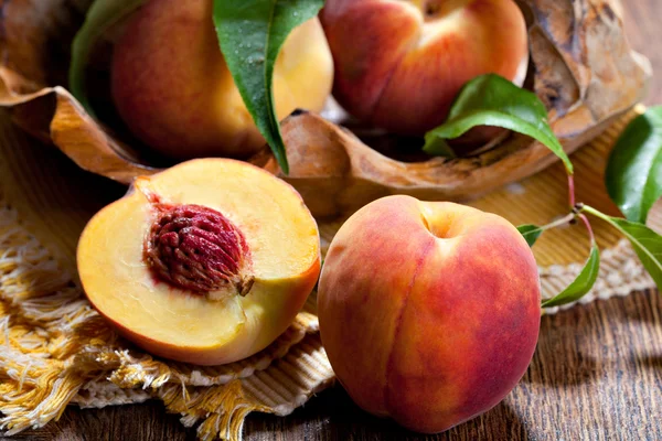 Fresh and sweet peach — Stock Photo, Image