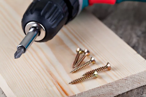 Destornillador y tornillo — Foto de Stock