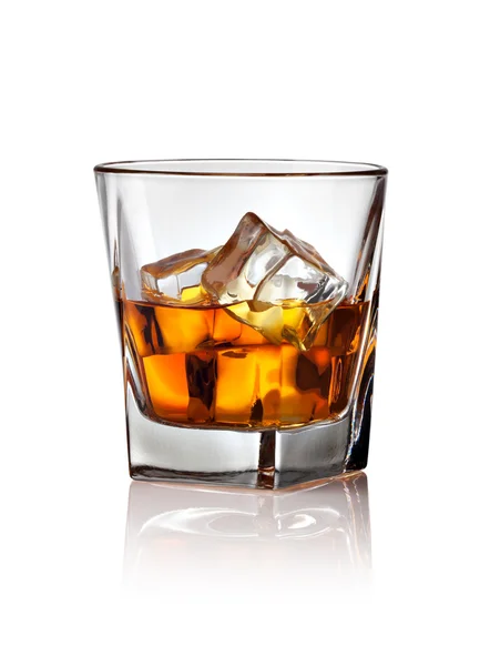 Bicchiere di whisky scozzese e ghiaccio — Foto Stock