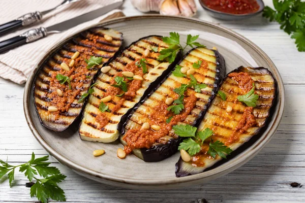 Gebackene Auberginen Mit Tomaten Knoblauch Und Paprika — Stockfoto