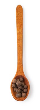 Beyaz arkaplanda Allspice