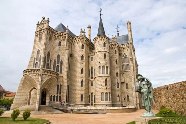 Gaudího paláce ve městě astorga, leon, Španělsko — Stock fotografie