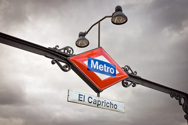 Estacion de metro en Madrid, España — Foto de Stock