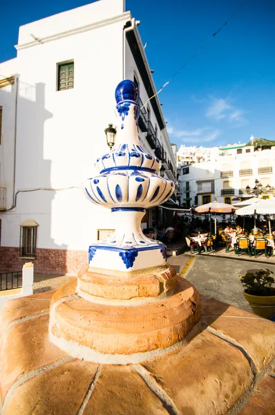 Competa ve Španělsku, tradiční bílé město — Stock fotografie