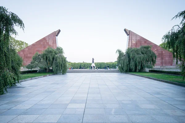 Soviet War Memorial in Treptower Park, Berlin, Germany — Stock Photo, Image