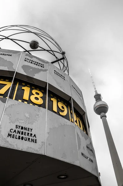 Relógio Mundial em Alexanderplatz, Berlim, Alemanha — Fotografia de Stock