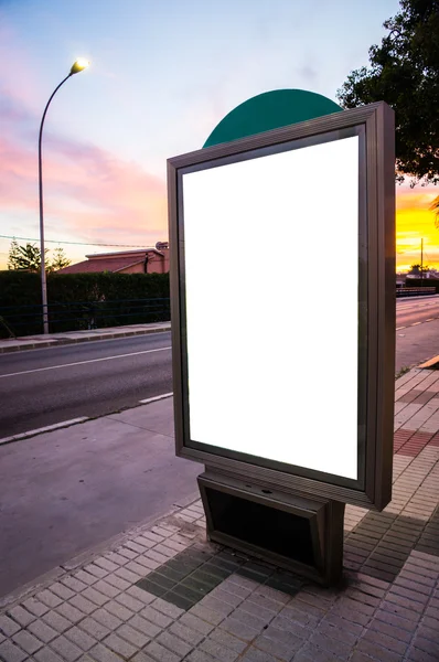 Papan reklame putih di jalan — Stok Foto