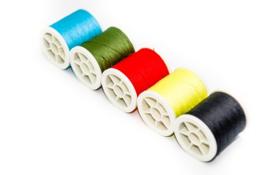 renkli dikiş ipliği