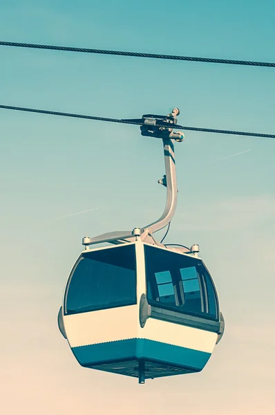 Téléphérique dans le quartier Expo, Lisbonne, Portugal — Photo