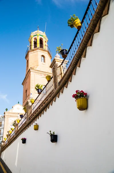 Competa in spanien, eine traditionelle weiße stadt — Stockfoto