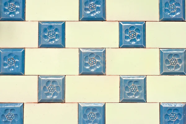 Velho espanhol telhas cerâmicas decoração da parede — Fotografia de Stock