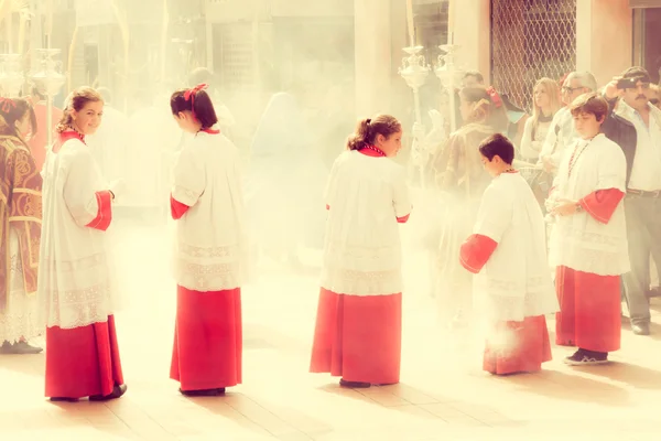 ТОРРЕМОЛИНОС, ИСПАНИЯ - 01 апреля: традиционные процессии Святого Духа — стоковое фото