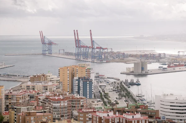 Malaga, Spanien - februari 08: Flygfoto över porten av staden — Stockfoto
