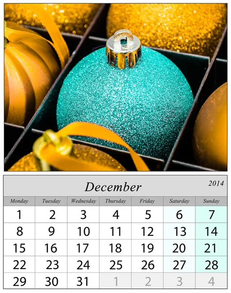 2014 年 12 月的日历。圣诞佳节饰品. — 图库照片
