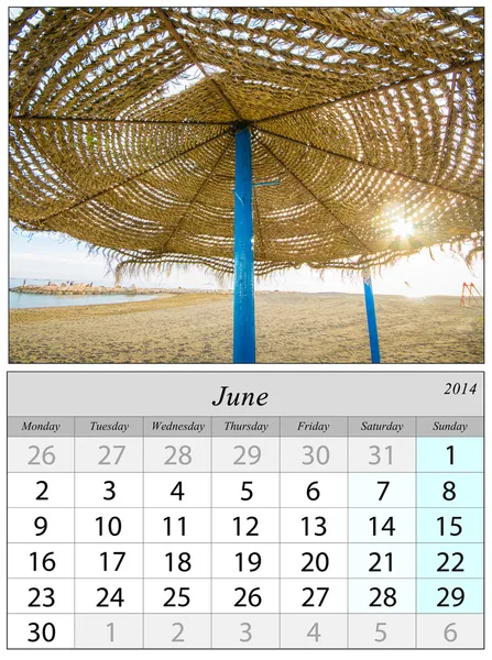 2014 年 6 月的日历。在西班牙马拉加的海滩. — 图库照片