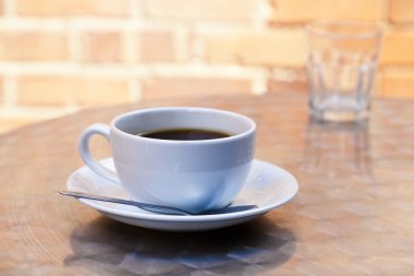 Bir fincan sade kahve.