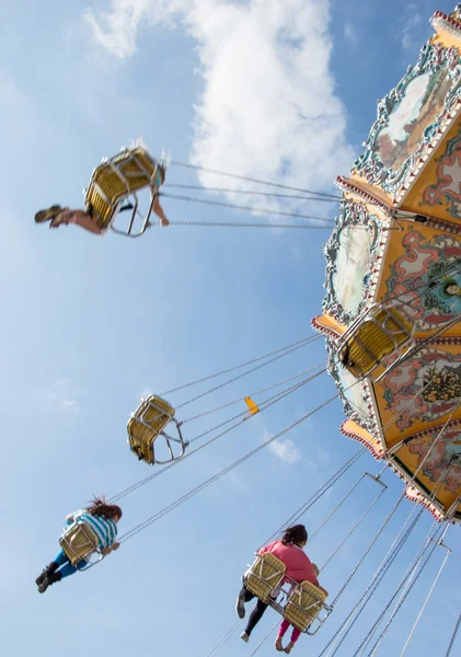 Chairoplane avec sur le trajet — Photo