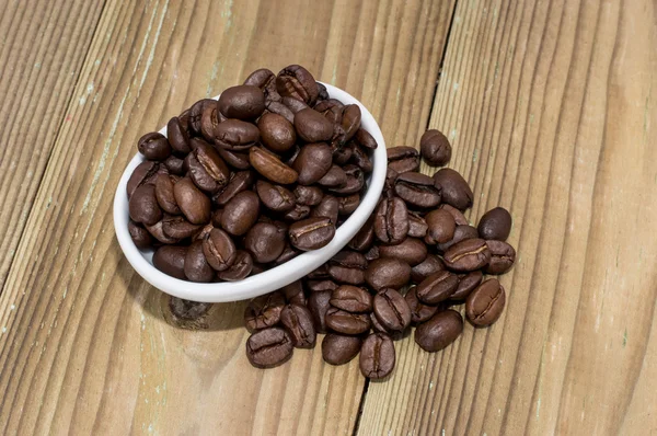 Mała miseczka z ziaren kawy — Zdjęcie stockowe