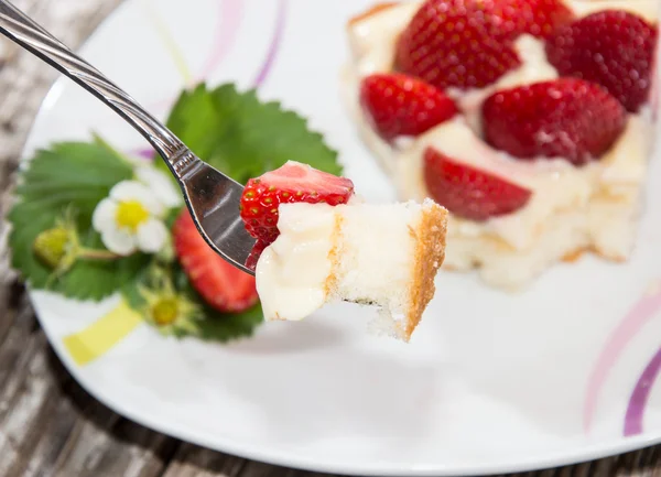 Pastel de fresa recién hecho — Foto de Stock