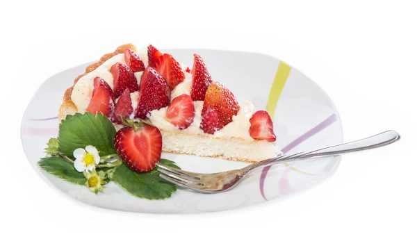 Κομμάτι φράουλα κέικ σε ένα πιάτο — Φωτογραφία Αρχείου
