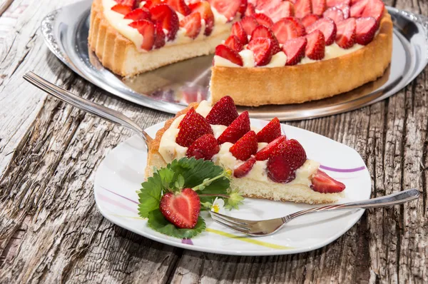 Kuchen auf einem Kuchenheber — Stockfoto