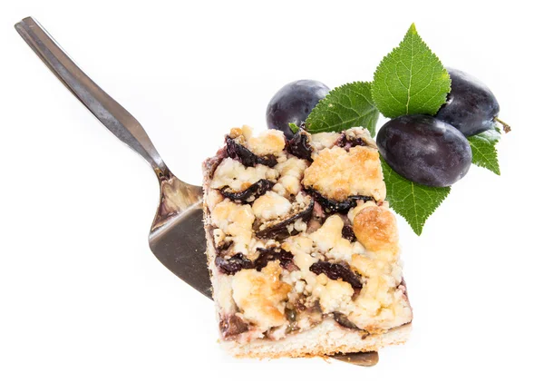 Tarta de ciruela aislada en un elevador — Foto de Stock