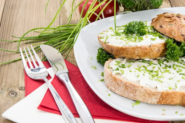 Plate with bread and Cream Cheese — Stock Photo, Image