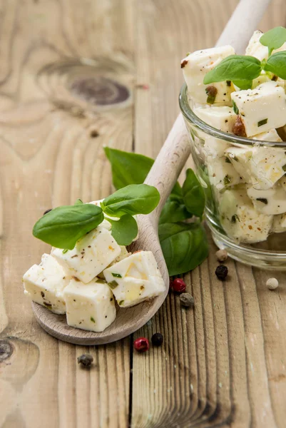 Feta-Käse und Oliven — Stockfoto