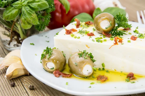 Feta sýr s olivami a olejem — Stock fotografie