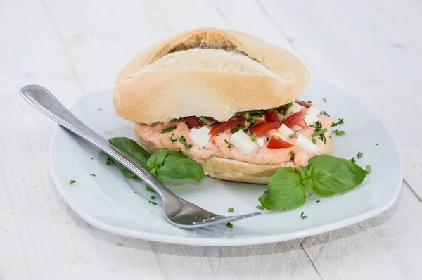 Vers gemaakte mozzarella crème op roll — Stockfoto