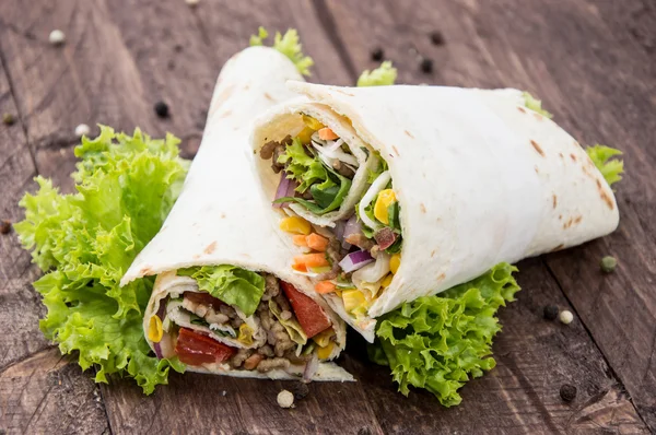 Några färska gjorde wraps — Stockfoto