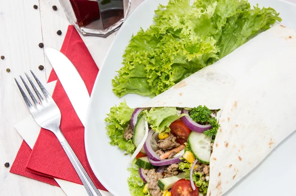 Färska gjorde wrap — Stockfoto