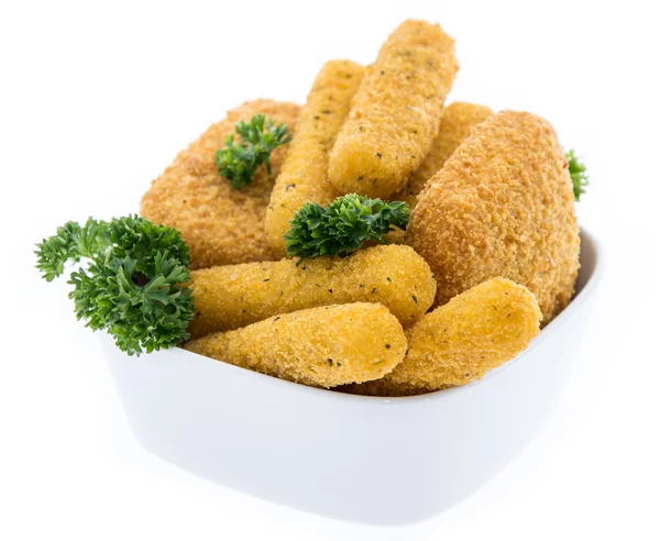 Ciotola con formaggio fritto su bianco — Foto Stock