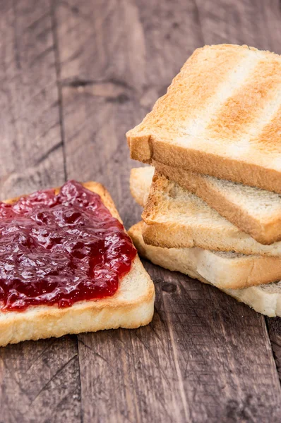 Pan tostado con mermelada — Foto de Stock