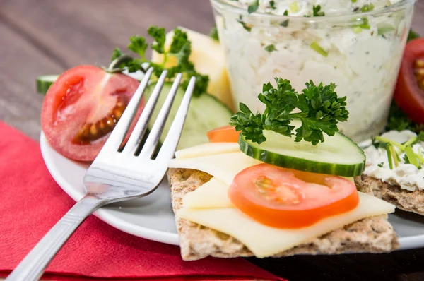 Plate with Crispbread and Cream Cheese — Stock Photo, Image